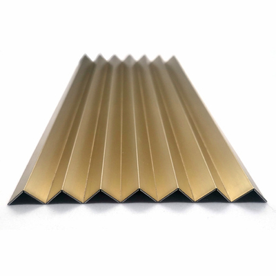 A telha de aço inoxidável da cor de bronze do Zr apara o triângulo contínuo de 90 graus