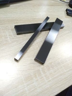 Bom preço 0.5mm espessura de aço inoxidável Trim Strips Hairline com AFP on-line