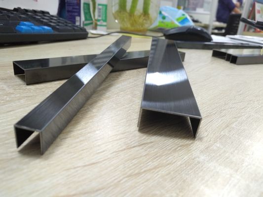 Bom preço Ouro U Forma de aço inoxidável Trim Strips Tapete Decoração de banheiro Antiga on-line