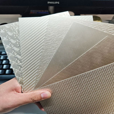 Bom preço 4*8ft 0,8mm 1mm 1,2mm 1,5mm espessura Decoração de parede superfície em relevo chapa de aço inoxidável on-line