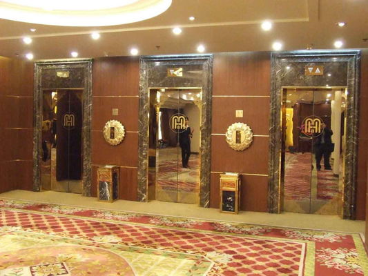 Bom preço A resistência de desgaste coloriu a decoração de aço inoxidável do hotel da placa do espelho gravura a água-forte do ouro da folha on-line