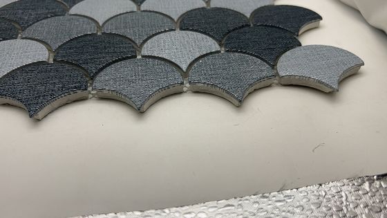 Bom preço Black And Brass Waterjet Mosaic mosaico de porcelana para decoração de piscina on-line