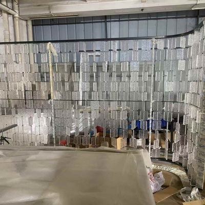 Bom preço Ecrã artístico de aço inoxidável divisória de vidro customizavel curva sala de estar de luxo divisória de hotel para design moderno on-line