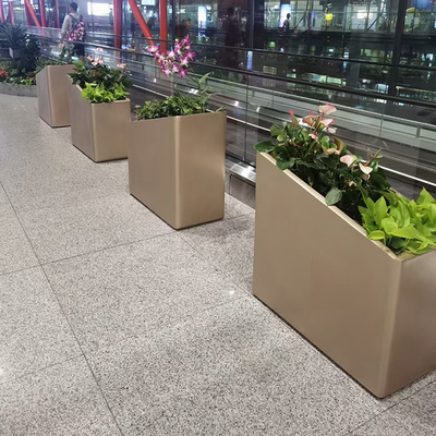 Jardineiras de Aço Inoxidável para Áreas Externas em Projetos de Arborização de Rodovias Urbanas e Vias Residenciais