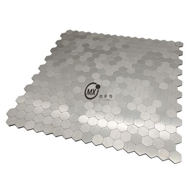 Bom preço Azulejos de mosaico hexagonais de metal de aço inoxidável modernos para parede e chão de cozinha e banheiro on-line
