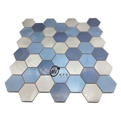 Bom preço Azulejos de mosaico hexagonais em metal escovado misto azul e prata - Azulejos de decoração para parede e chão de hotel/cozinha/banheiro on-line