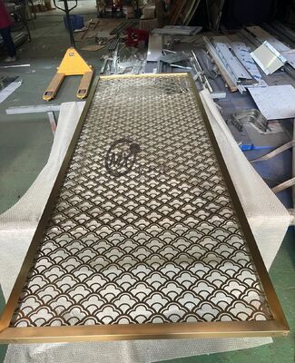 Bom preço Parede de tela de aço inoxidável de design fino com revestimento PVD Titânio e espelho 8k polimento para divisor de espaço decorativo on-line