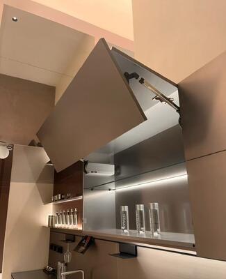 Bom preço Pia de aço inoxidável de 33 polegadas resistente a arranhões, pré-furada para 3 furos, cuba dupla on-line